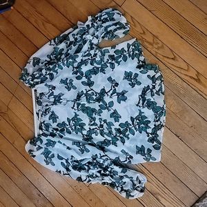 Sz Large White with Green Leaf Blouse